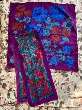 Vera Neumann scarves (lot of 2)